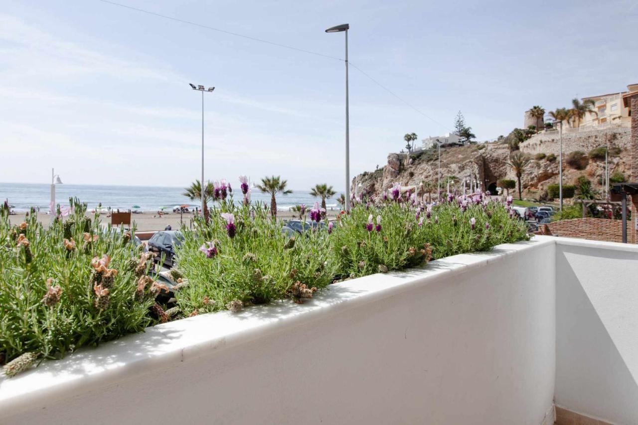 Rincon Del Mar Watch Waves Roll In From The Lavenderfringed Balcony Villa Rincón de la Victoria Dış mekan fotoğraf